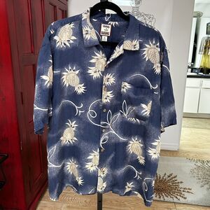 VTG Tommy Bahama 100% silk Hawaiian Relaxed Fit Shirt Size XL.
